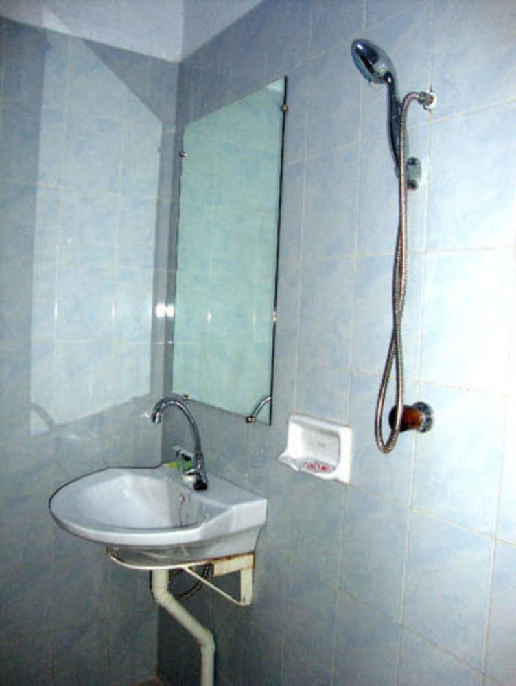 Aung Tha Pyay Hotel 3 Yangon Luaran gambar