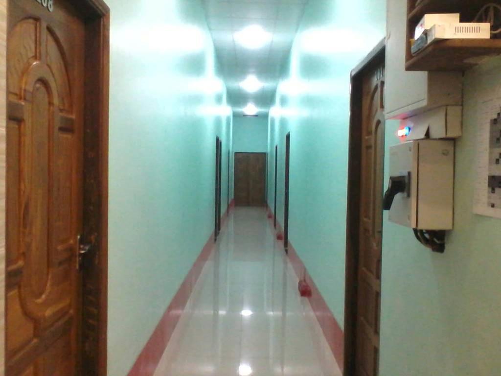 Aung Tha Pyay Hotel 3 Yangon Bilik gambar