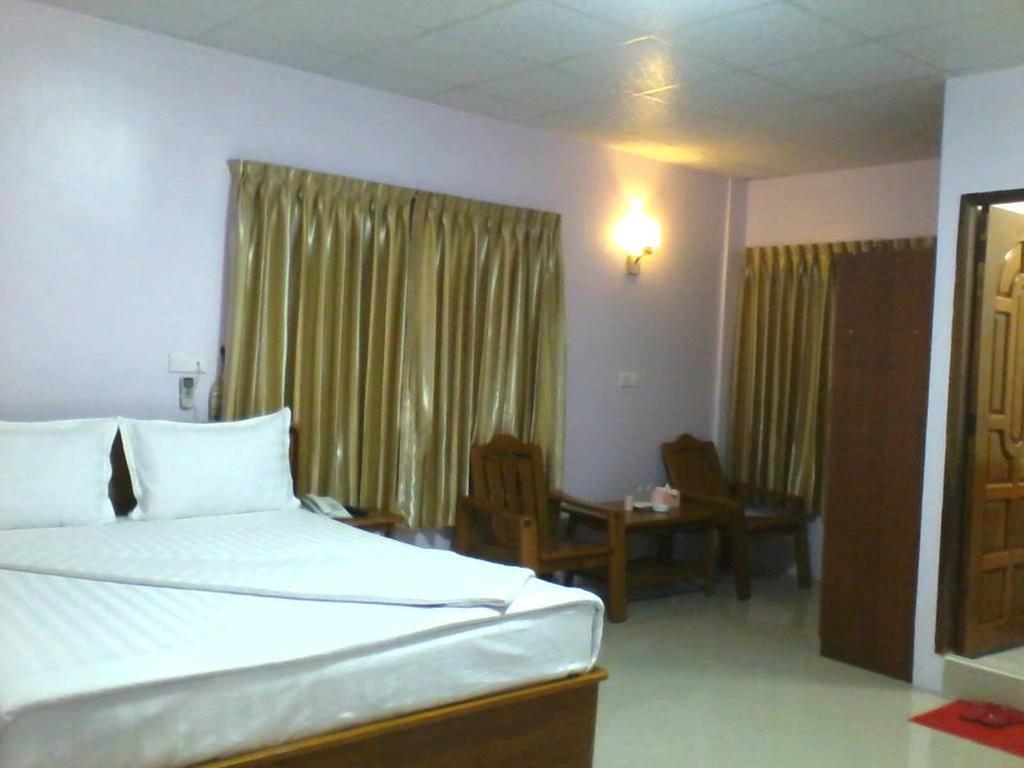 Aung Tha Pyay Hotel 3 Yangon Bilik gambar