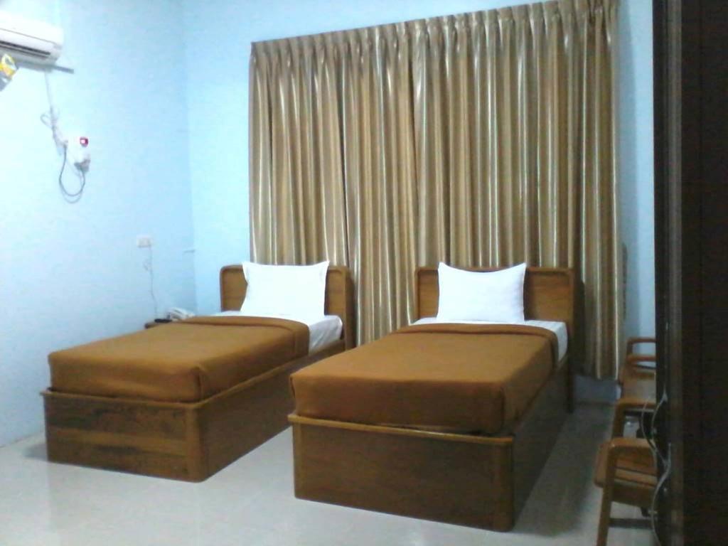 Aung Tha Pyay Hotel 3 Yangon Bilik gambar