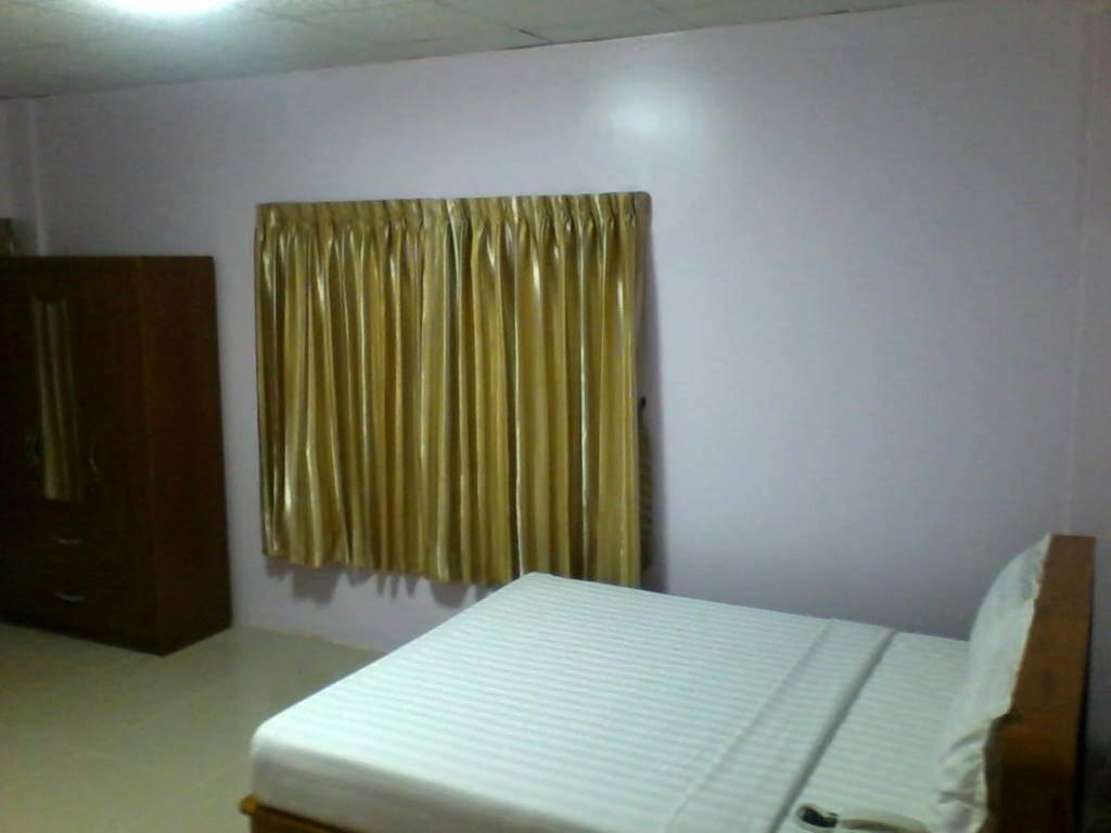 Aung Tha Pyay Hotel 3 Yangon Bilik gambar